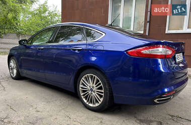 Седан Ford Fusion 2015 в 