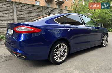 Седан Ford Fusion 2015 в 