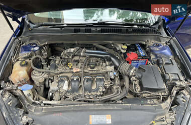 Седан Ford Fusion 2015 в 
