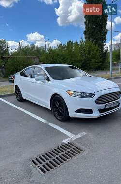 Седан Ford Fusion 2015 в 