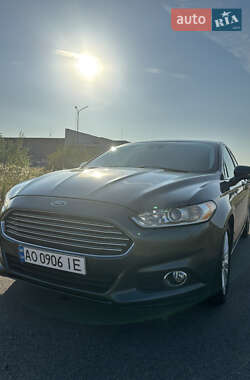 Седан Ford Fusion 2014 в Ужгороді