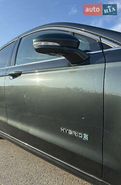 Седан Ford Fusion 2014 в 