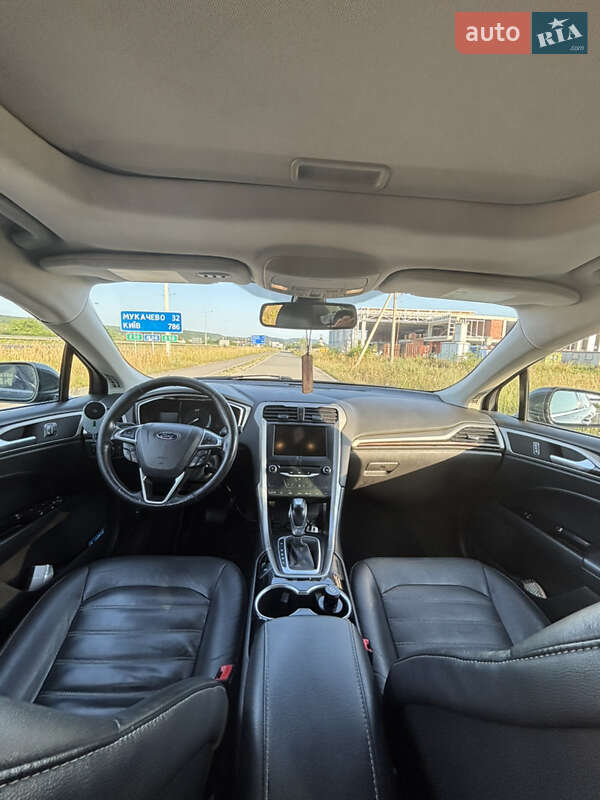 Седан Ford Fusion 2014 в Ужгороде