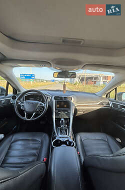 Седан Ford Fusion 2014 в 
