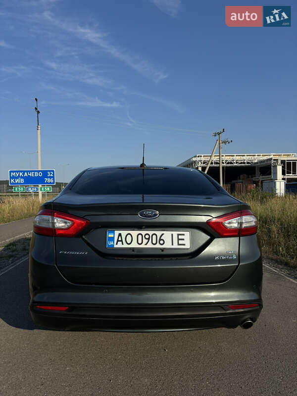 Седан Ford Fusion 2014 в Ужгороде