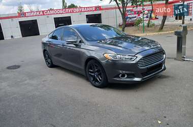 Седан Ford Fusion 2016 в 