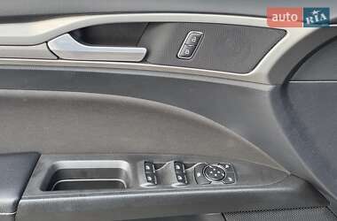Седан Ford Fusion 2019 в 