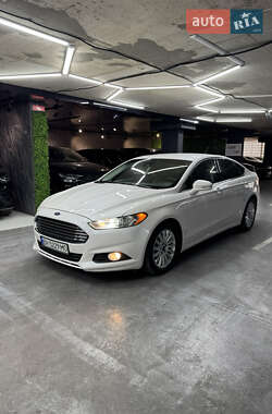 Седан Ford Fusion 2013 в 