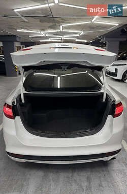 Седан Ford Fusion 2013 в 