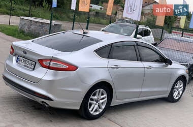 Седан Ford Fusion 2015 в 