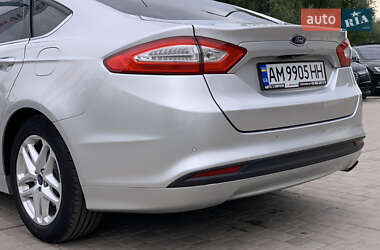 Седан Ford Fusion 2015 в 