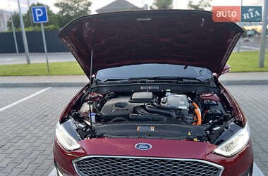 Седан Ford Fusion 2019 в 