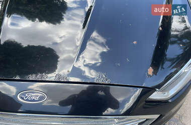 Седан Ford Fusion 2017 в 