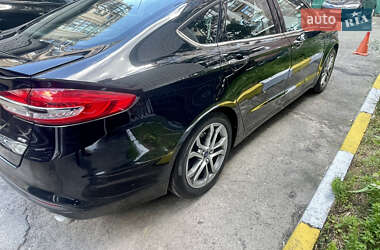 Седан Ford Fusion 2017 в 