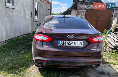 Седан Ford Fusion 2012 в 