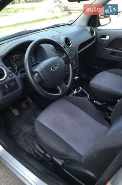 Хэтчбек Ford Fusion 2006 в 