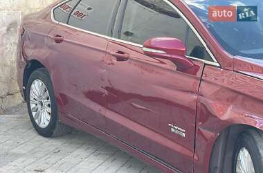 Седан Ford Fusion 2016 в 