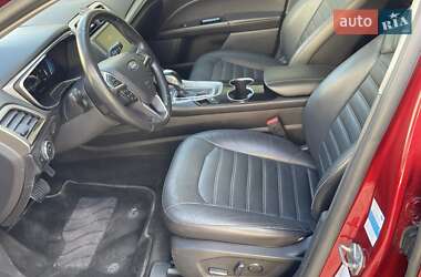 Седан Ford Fusion 2016 в 