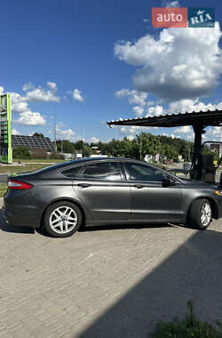 Седан Ford Fusion 2016 в 