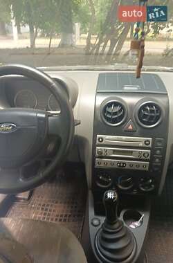 Хэтчбек Ford Fusion 2005 в 