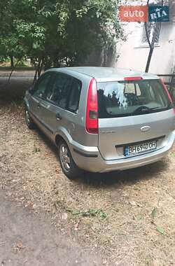 Хэтчбек Ford Fusion 2005 в 