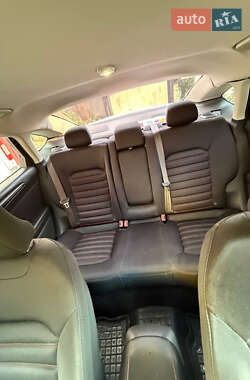 Седан Ford Fusion 2015 в 