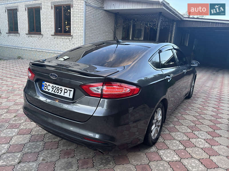 Седан Ford Fusion 2016 в Сумах