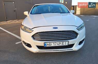 Седан Ford Fusion 2015 в 