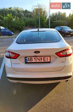 Седан Ford Fusion 2015 в 