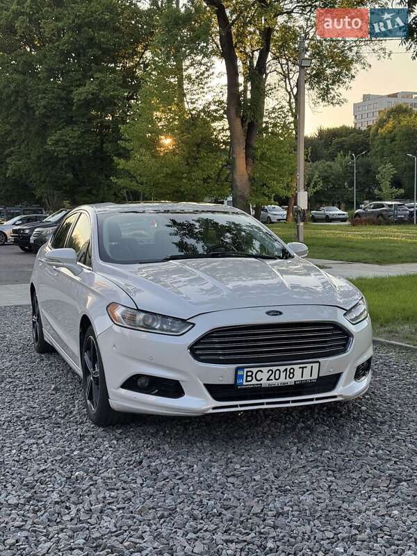 Седан Ford Fusion 2014 в Львові