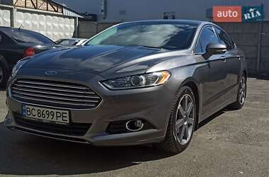Седан Ford Fusion 2013 в 
