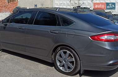 Седан Ford Fusion 2013 в 