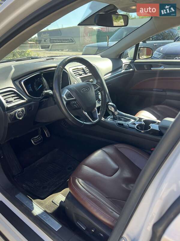 Седан Ford Fusion 2014 в Львові
