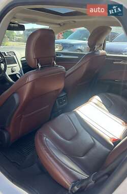 Седан Ford Fusion 2014 в 