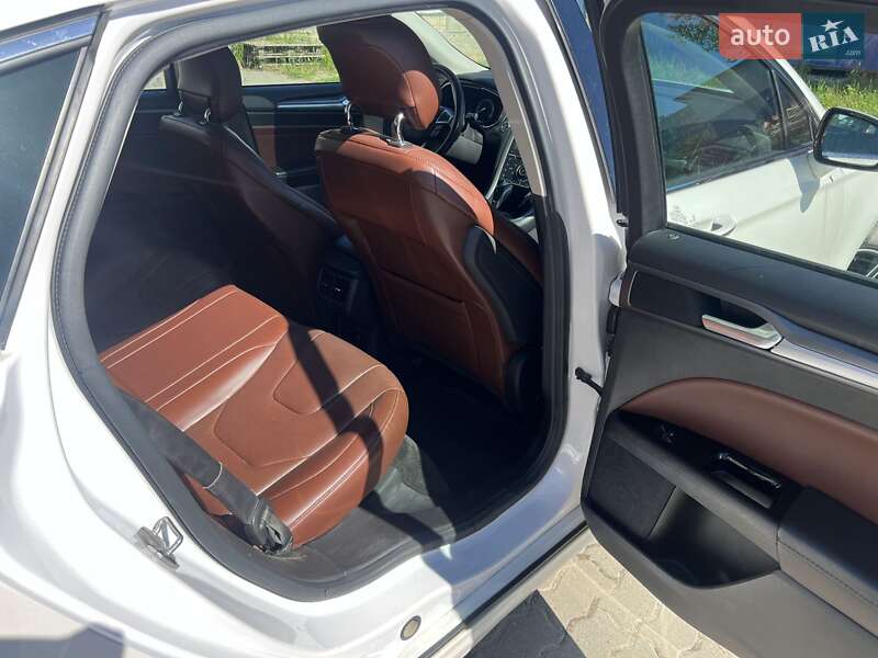 Седан Ford Fusion 2014 в Львові