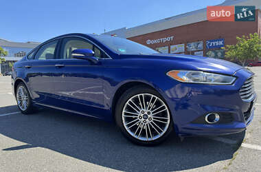Седан Ford Fusion 2015 в 