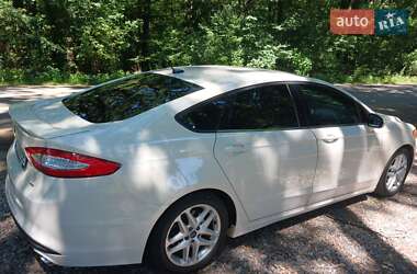 Седан Ford Fusion 2013 в 