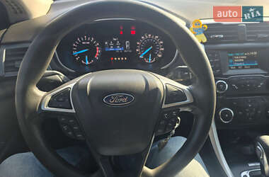 Седан Ford Fusion 2013 в 