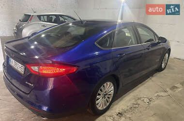 Седан Ford Fusion 2015 в 
