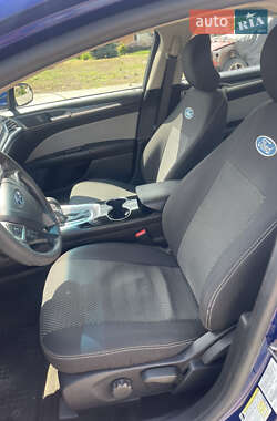 Седан Ford Fusion 2015 в 