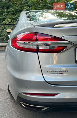 Седан Ford Fusion 2020 в 