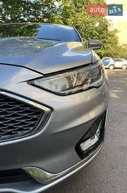 Седан Ford Fusion 2020 в 