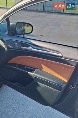 Седан Ford Fusion 2019 в 