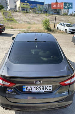 Седан Ford Fusion 2015 в 