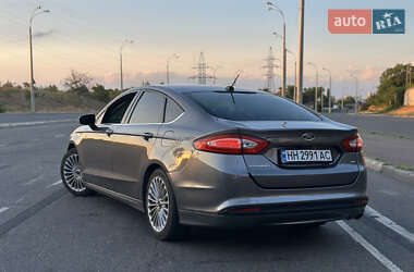 Седан Ford Fusion 2014 в 