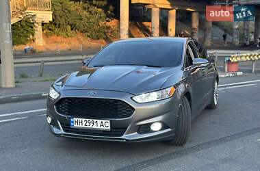Седан Ford Fusion 2014 в 