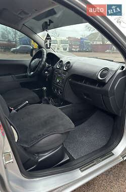 Хэтчбек Ford Fusion 2010 в 