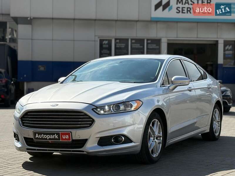 Седан Ford Fusion 2015 в 