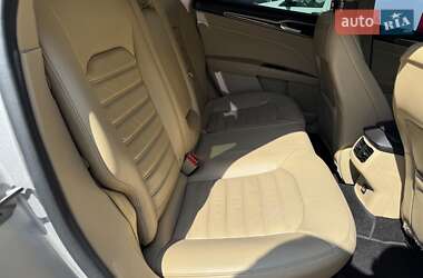 Седан Ford Fusion 2015 в 
