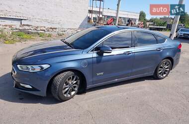 Седан Ford Fusion 2017 в 